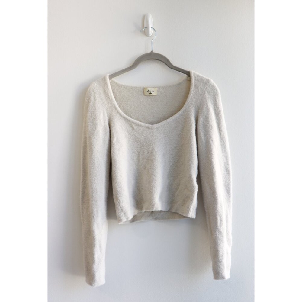 Aritzia Hush Knit Sweetheart sweater in silver birch (S) - Picture 3 of 5